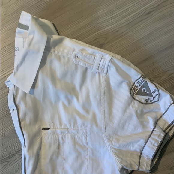Guess White Casual Button Down Shirt Short Sleeves - Picture 5 of 5